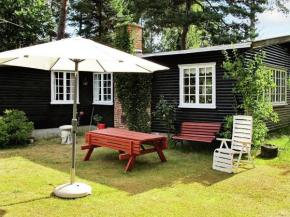 Two-Bedroom Holiday home in Væggerløse 37